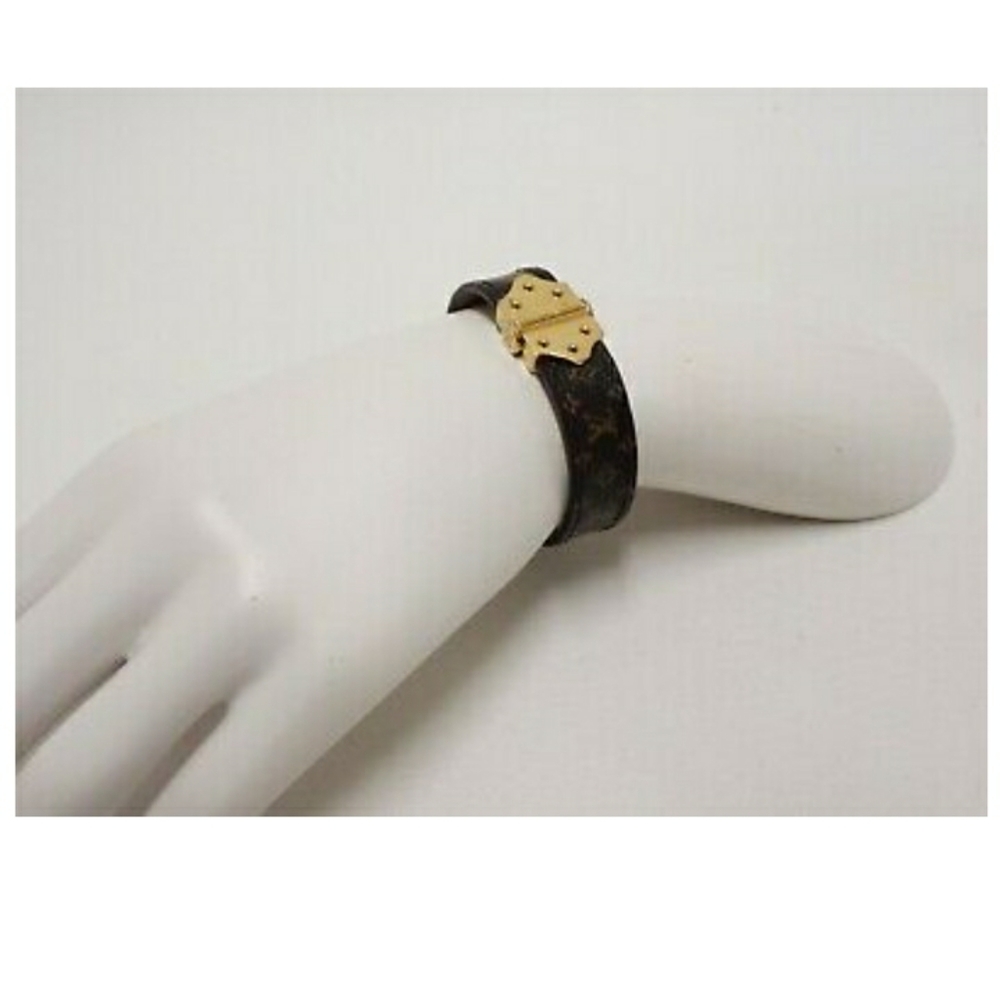 - RARE! Louis Vuttion Vachette Leather Bracelet Cuff in Louis V box - Picture 9 of 13